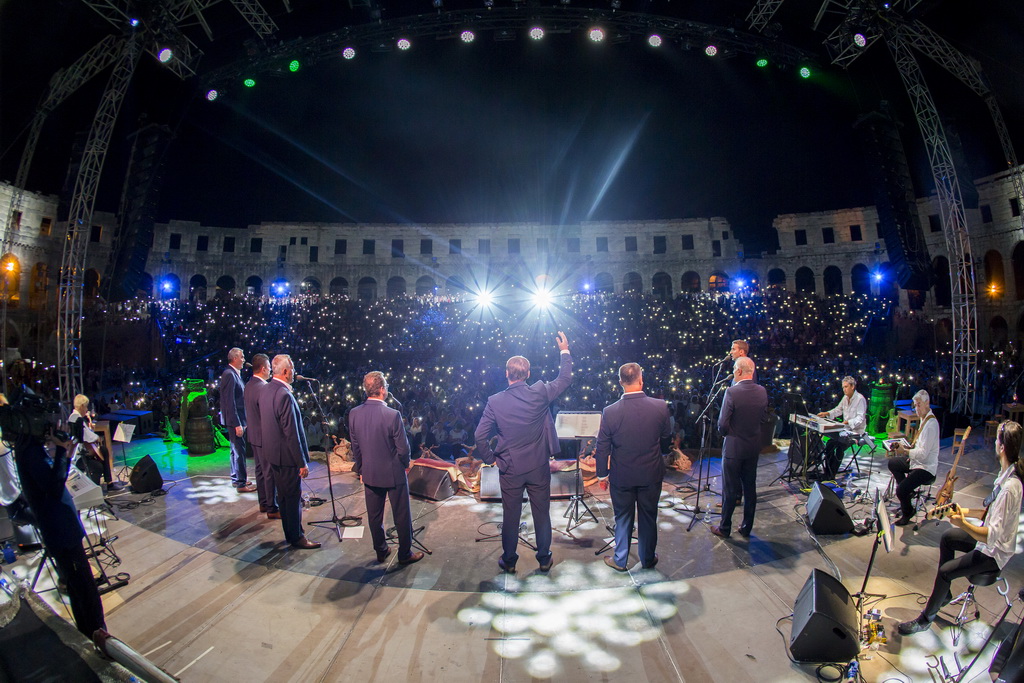 Tomislav Bralić i Klapa Intrade @ Arena Pula