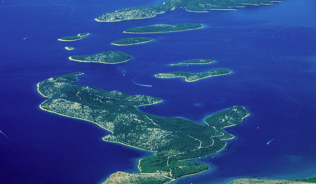 Zagreb-Split, 080912.  
Let  Zagreba za Split.
Na slic Otoci Sibenskog arhipelaga.
Foto: Zvonimir Barisin / CROPIX