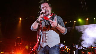 Zagreb, 220410.
U sklopu velike turneje Toleranca tour 2010 i povodom izlaska novog albuma naziva “Toleranca” Zlatan Stipisic Gibonni veceras je u KC Drazen Petrovic odrzao prvi od 2 predvidjena zagrebacka koncerta.
Na slici: Gibonni.
Foto: Neja Markicevi