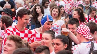 Hrvatski navijači okupirali Lens uoči utakmice s Portugalom, Photo: PIXSELL Hrvatski navijači okupirali Lens uoči utakmice s Portugalom, Photo: PIXSELL