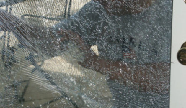 Razbijeno staklo/Foto: Barkun.hr