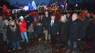 Božićna priča obitelji Salaj s rekordnih 1,88 milijuna lampica. Foto: Damir Špehar/PIXSELL