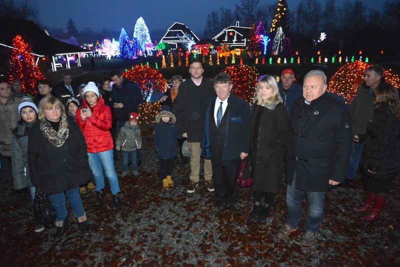 Božićna priča obitelji Salaj s rekordnih 1,88 milijuna lampica. Foto: Damir Špehar/PIXSELL