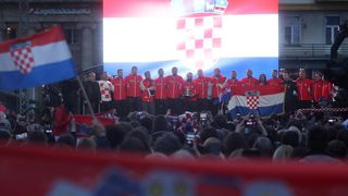 Zlatne tenisače na Trgu bana Josipa Jelačića dočekale tisuće navijača Zlatne tenisače na Trgu bana Josipa Jelačića dočekale tisuće navijača