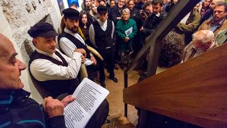 Galerija Kapetanova kula: Svečano otvorenje izložbe “Rastočeno vrime” Stipe Suraća. Foto: Mladen Radolović Mrlja Galerija Kapetanova kula: Svečano otvorenje izložbe “Rastočeno vrime” Stipe Suraća. Foto: Mladen Radolović Mrlja