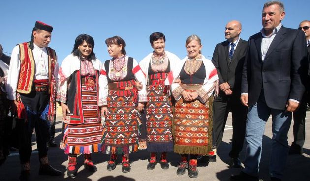 18.10.2013., Skabrnja – Odrzana svecana sjednica opcine Skabrnja. Tom je prigodom otvoren djecji vrtic, a generalu Anti Gotovini urucena je plaketa pocasnog gradjanina. Photo: Dino Stanin/PIXSELL