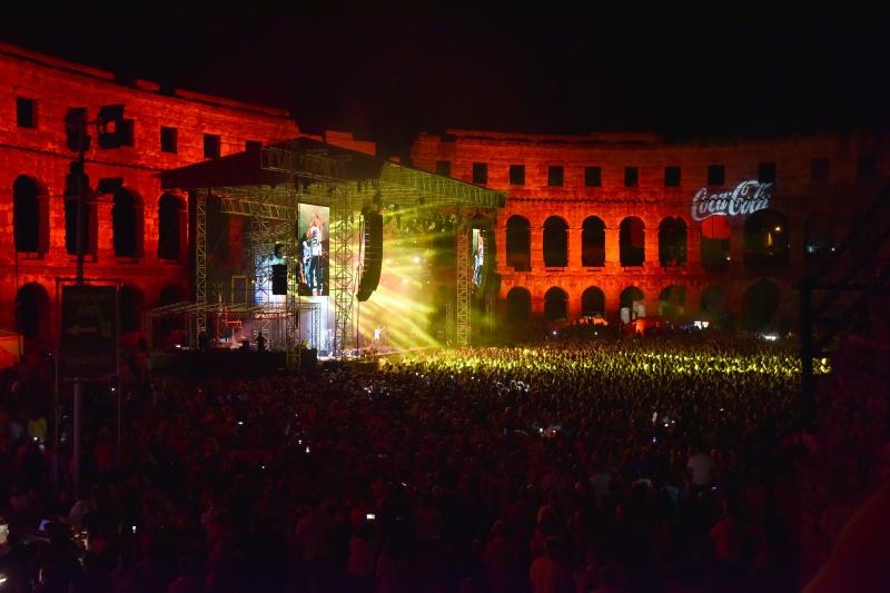 Koncert Olivera Dragojevića i Zlatana Stipišića u pulskoj Areni. Kao gosti nastupili su 2CELLOS. Photo: Duško Marušić/PIXSELL