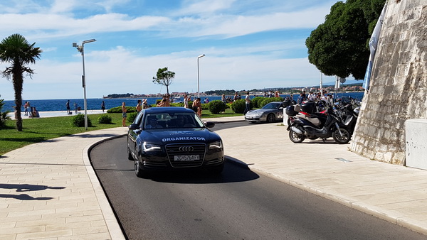 Pink Wing, jedinstvena gastro-turistička karavana luksuznih automobila gostovala je u Zadru na Pozdravu suncu. Foto: Mladen Malik