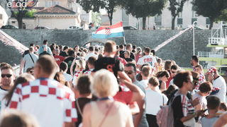 Zadar priredio čudesan doček svojim Vatrenim herojima (1)