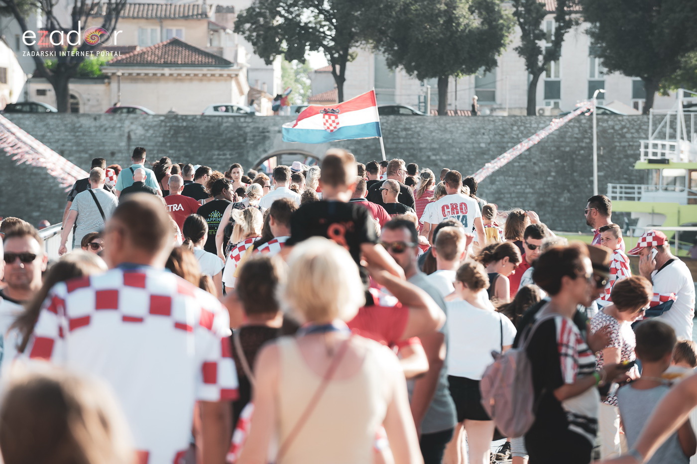 Zadar priredio čudesan doček svojim Vatrenim herojima (1)