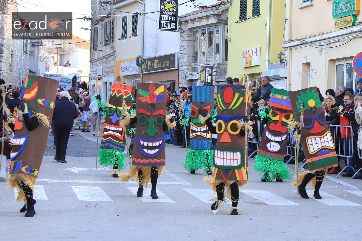 Maškarana povorka Velike Bake u Murteru