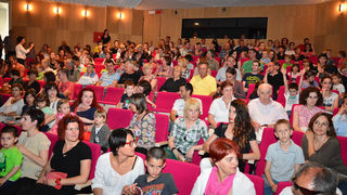 Premijera predstave Ružno pače u izvedbi radionice Donatolina