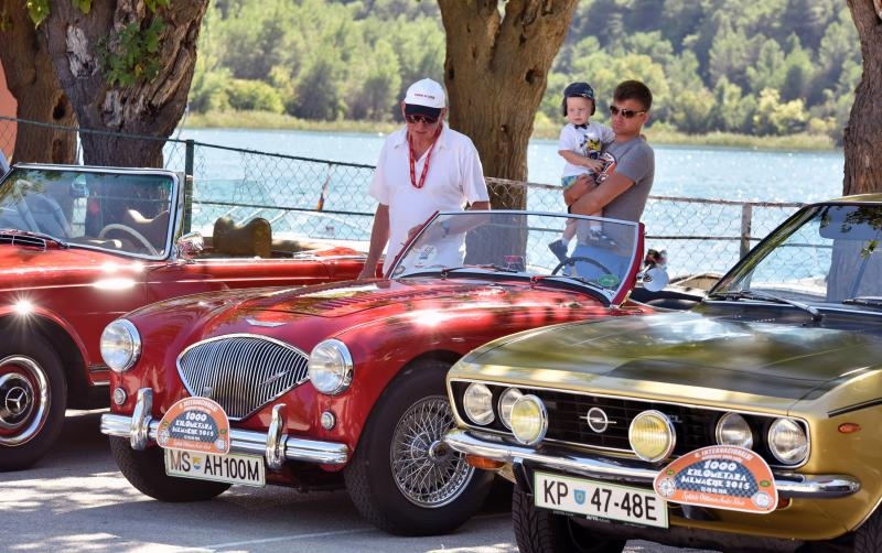 Tisuću kilometara sa oldtimerima Tisuću kilometara sa oldtimerima