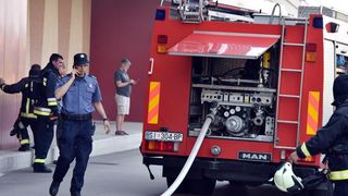 U trgovačkom centru Dalmare u Šibeniku izbila dva požara