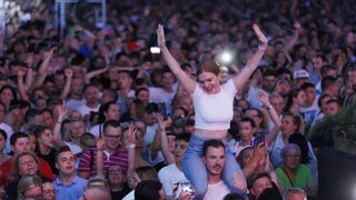 Mišo Kovač i prijatelji na Starom placu u Splitu Mišo Kovač i prijatelji na Starom placu u Splitu