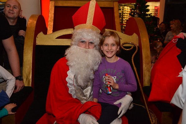 Supernova Zadar: Sveti Nikola i kamion Djeda mraza, Foto: Iva Perinčić Supernova Zadar: Sveti Nikola i kamion Djeda mraza, Foto: Iva Perinčić