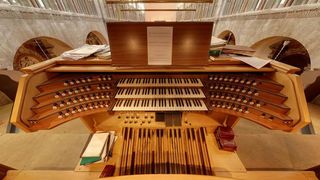 Katedrala sv. Stosije. Danasnja katedrala je trobrodna romanicka gradjevina, ujedno i najveca crkva u Dalmaciji. Unutrasnjost katedrale je monumentalna. Photo: Dino Stanin/PIXSELL