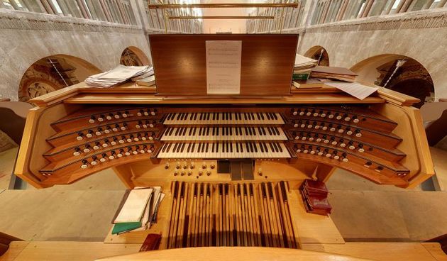 Katedrala sv. Stosije. Danasnja katedrala je trobrodna romanicka gradjevina, ujedno i najveca crkva u Dalmaciji. Unutrasnjost katedrale je monumentalna. Photo: Dino Stanin/PIXSELL