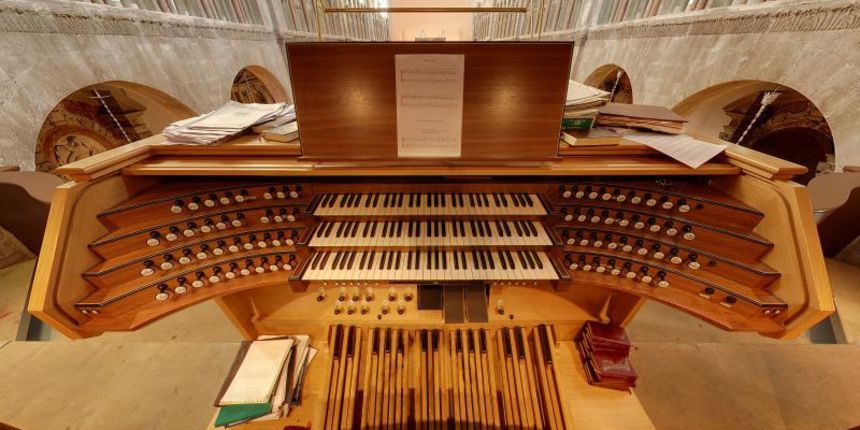 Katedrala sv. Stosije. Danasnja katedrala je trobrodna romanicka gradjevina, ujedno i najveca crkva u Dalmaciji. Unutrasnjost katedrale je monumentalna. Photo: Dino Stanin/PIXSELL Katedrala sv. Stosije. Danasnja katedrala je trobrodna romanicka gradjevina, ujedno i najveca crkva u Dalmaciji. Unutrasnjost katedrale je monumentalna. Photo: Dino Stanin/PIXSELL