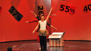 Plesna udruga Gesta: Božićni šoping u SuperOvoj, Foto: Željko Karavida Plesna udruga Gesta: Božićni šoping u SuperOvoj, Foto: Željko Karavida