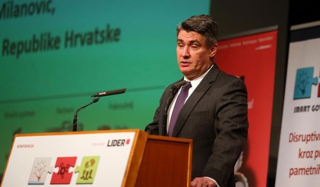 Konferencija Smart Government: Disruptivne inovacije kroz primjenu pametnih rjesenja. Na panel diskusiji uz premijera sudjelovali su i brojni ministri. Zoran Milanovic. Photo: Jurica Galoic/PIXSELL