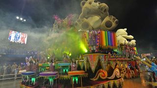 Tradicionalni karneval u Brazilu, foto: NELSON ALMEDIA Tradicionalni karneval u Brazilu, foto: NELSON ALMEDIA