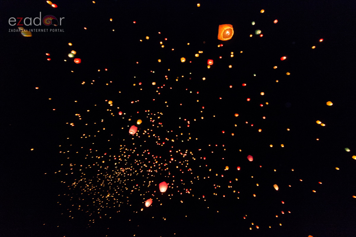 Humanitarni svjetlosni spektakl “Zaželi ljubav” na zadarskom Forumu, 18. veljače 2017. Humanitarni svjetlosni spektakl “Zaželi ljubav” na zadarskom Forumu, 18. veljače 2017.