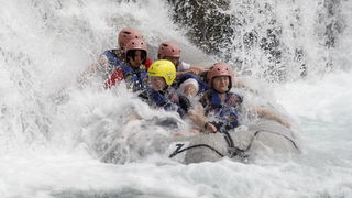 Obrovac, 300411.
6. hrvatska rafting regata Zrmanja 2011. ove godine odrzana je 29. i 30. travnja na rijeci Zrmanji. Organizator regate je Riva rafting centar d.o.o., putnicka agencija iz Obrovca, a suorganizatori su Hrvatski kajakaski savez, Hrvatska tur