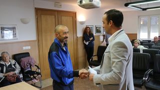 Vir: Dodjela materijalne pomoći roditeljima za nabavku udžbenika i školske opreme Vir: Dodjela materijalne pomoći roditeljima za nabavku udžbenika i školske opreme