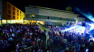 U povodu 4. rođendana Boutique hostela Forum, “najpristojniji mogući” riječki Let 3 održao je fenomenalan koncert na antičkom Forumu