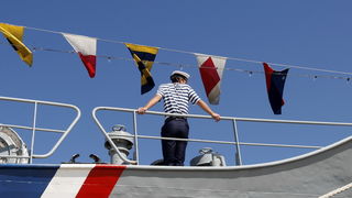 Zadar, 050810.
Brod Hrvatske ratne mornarice Andrija Mohorovcic na vezu u zadarskoj luci otvoren je za gradjane koji ga mogu razgledati, od 8 do 12 sati.
Foto: Jure Miskovic / CROPIX