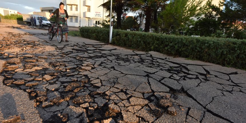 Sukošan: vojska i vatrogasci saniraju štetu koju je Zadarskoj županiji nanijela ciklona Gracija