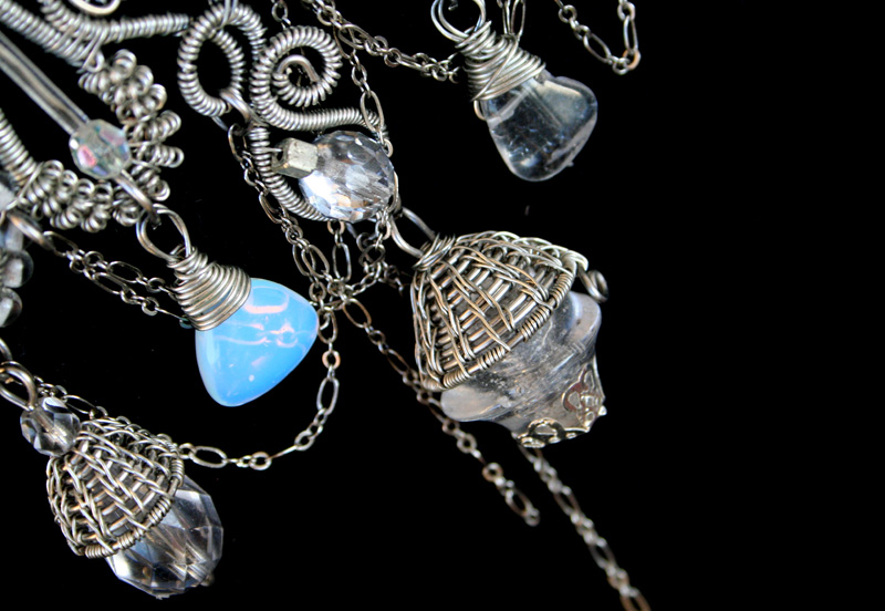 Izložba nakita u Muzeju antičkog stakla