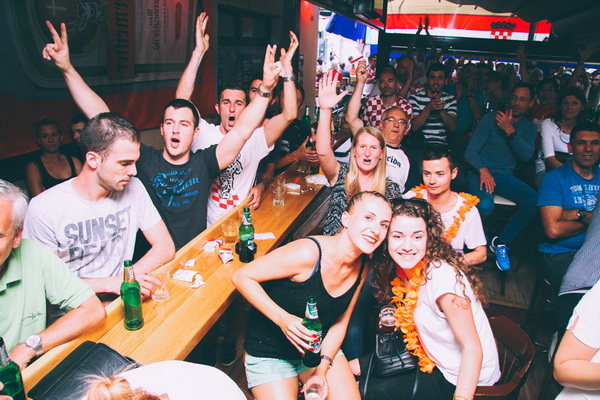 Euro 2016: Utakmica između Hrvatske i Češke gledala se u brojnim zadarskim lokalima i kafićima.