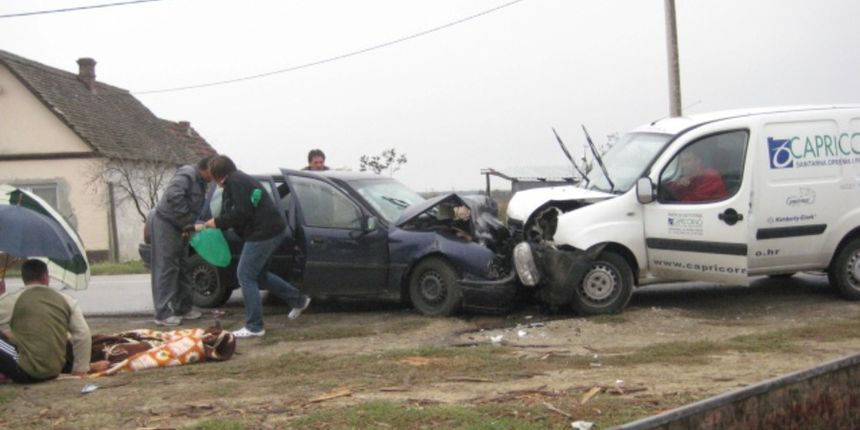 Prometna nesreća, foto: Lijljana Grizelj/24sata Prometna nesreća, foto: Lijljana Grizelj/24sata