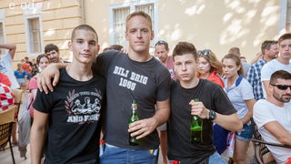 Navijačko ludilo u Zadru za vrijeme i nakon finala Svjetskog prvenstva Navijačko ludilo u Zadru za vrijeme i nakon finala Svjetskog prvenstva