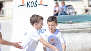 Basket na Forumu: Košarkaške legende protiv mlađih uzrasta KK Zadar Basket na Forumu: Košarkaške legende protiv mlađih uzrasta KK Zadar