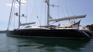 27.06.2013., Zadar – Luksuzna jahta u vlasnistvu medijskog magnata Ruperta Murdocha nalazi se usidrena u zadarskoj marini. Brod je dugacak 68 metara, glavni jarbol je iste visine. Cijena najma ove jahte na tjedan je 295.000 eura, odnosno 2,2 milijuna ku 27.06.2013., Zadar – Luksuzna jahta u vlasnistvu medijskog magnata Ruperta Murdocha nalazi se usidrena u zadarskoj marini. Brod je dugacak 68 metara, glavni jarbol je iste visine. Cijena najma ove jahte na tjedan je 295.000 eura, odnosno 2,2 milijuna ku