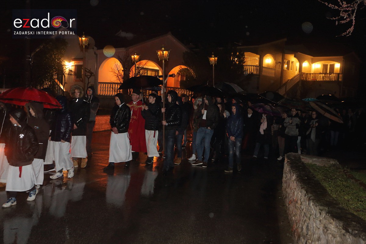 Bibinje: Tradicionalna procesija s Križem na Veliki Petak