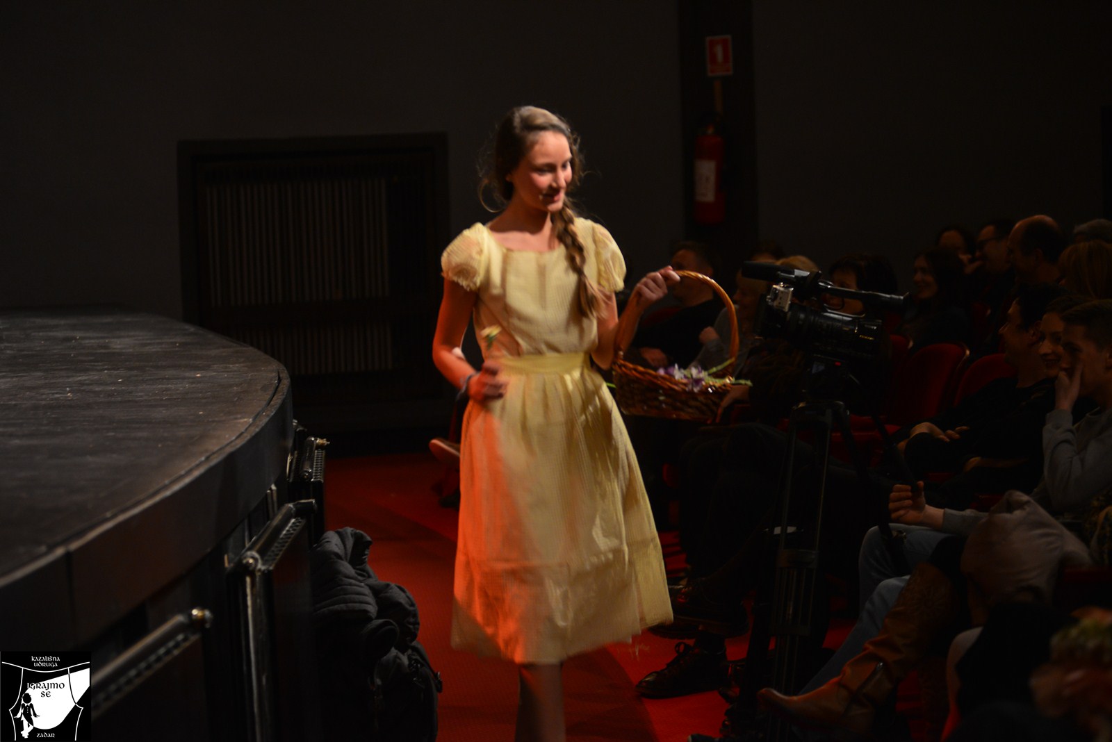 Kazališna udruga “Igrajmo se”: Predstava “Godišnja doba”