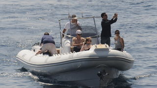 Dubrovnik, 050710.
U Dubrovnik je danas dosao John McEnroe, poznati tenisac koji ce sa Goran Ivanisevicem 08.07.10. odigrati revijalni humanitarni mec za Dubrovacku opcu bolnicu. Mec ce se odigrati na Stradunu ispred Knezeva dvora. John McEnroe stigao je Dubrovnik, 050710.
U Dubrovnik je danas dosao John McEnroe, poznati tenisac koji ce sa Goran Ivanisevicem 08.07.10. odigrati revijalni humanitarni mec za Dubrovacku opcu bolnicu. Mec ce se odigrati na Stradunu ispred Knezeva dvora. John McEnroe stigao je