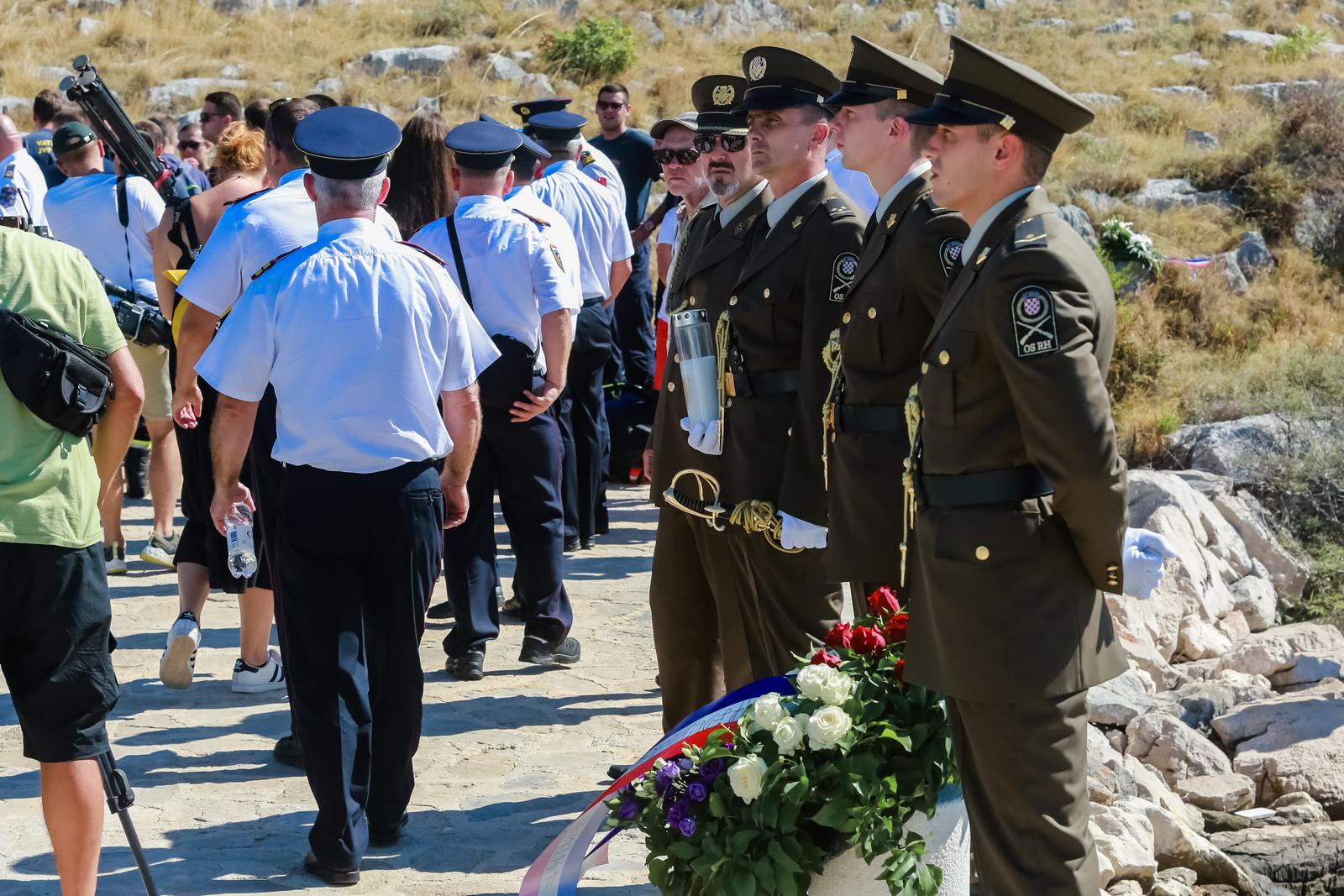 Obilježena 15. obljetnica od vatrogasne tragedije na Kornatima Obilježena 15. obljetnica od vatrogasne tragedije na Kornatima