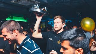 Votka party u Svarog Baru, Foto: Iva Perinčić Votka party u Svarog Baru, Foto: Iva Perinčić