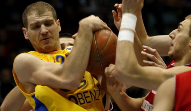 Zagreb, 160110. Dvorana Trnsko. NLB liga, 16. kolo. KK Zagreb Croatia osiguranje – KK Crvena Zvezda Na fotografiji: Luka Zoric. Foto: Ronald Gorsic / CROPIX
