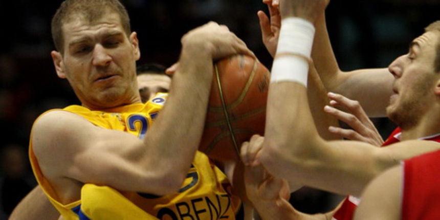 Zagreb, 160110. Dvorana Trnsko. NLB liga, 16. kolo. KK Zagreb Croatia osiguranje – KK Crvena Zvezda Na fotografiji: Luka Zoric. Foto: Ronald Gorsic / CROPIX Zagreb, 160110. Dvorana Trnsko. NLB liga, 16. kolo. KK Zagreb Croatia osiguranje – KK Crvena Zvezda Na fotografiji: Luka Zoric. Foto: Ronald Gorsic / CROPIX