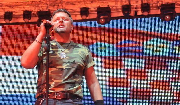 Cavoglave, 050812.
Tradicionalna sedma proslava Dana pobjede i domovinske zahvalnosti i Dana hrvatskih branitelja u Cavoglavama, rodnom mjestu pjevaca Marka Perkovica Tompsona.
Na fotografiji: koncert Marko Perkovic Thompson.
Foto: Bruno Konjevic / CROPIX