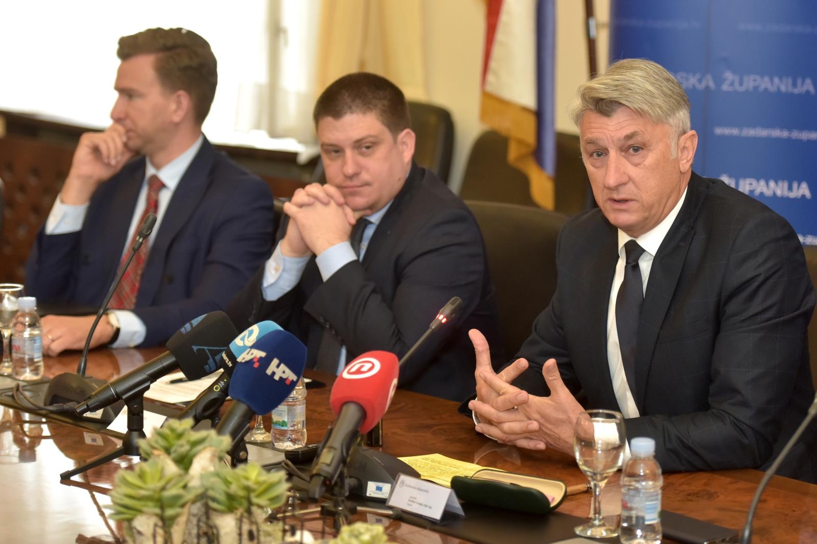 Potpisan ugovor za 10 projekata sanacije i rekonstrukcije pomorskog dobra Potpisan ugovor za 10 projekata sanacije i rekonstrukcije pomorskog dobra