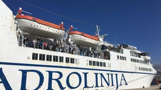 Brodom “Zadar” riječka Armada stigla na derbi u Split Brodom “Zadar” riječka Armada stigla na derbi u Split