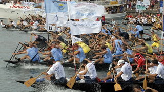 Metkovic, 140810.
Trinaesti maraton ladja vozi se od Metkovica do Ploca u duzini od 22,5 kilometara. U maratonu je nastupilo oko 600 veslaca u 35 ladjarskih posada.
Foto: Denis Jerkovic / Cropix