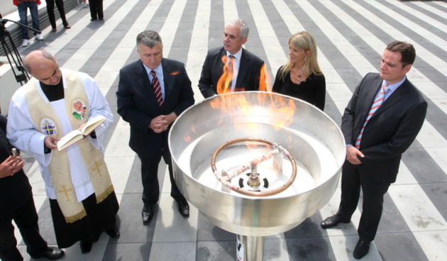 Zadar, 010612.
Danas je u Zadru odrazan svecani dogadjaj prikljucenja prvog korisnika na EVN-ovu plinsku distributivnu i opskrbnu mrezu u Zadru i Dalamciji. Prvi korisnici u Zadru su stanari POS-ovih zgrada na zadarskom predjelu Crvene kuce. EVN-ovu plins